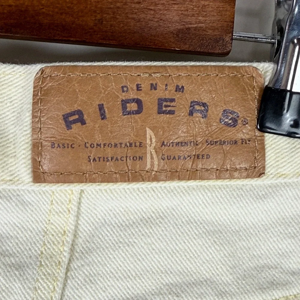 Riders by Lee Women's 18M Vintage‎ High Waisted Denim Shorts Cream Yellow